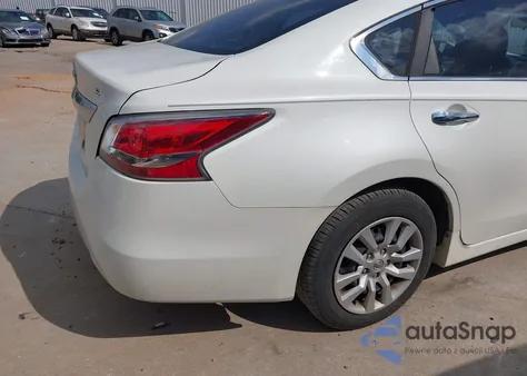 2015 Nissan Altima 2.5/2.5 S/2.5 Sl/2.5 Sv z USA, uszkodzony, nr VIN 1N4AL3AP2FN319894